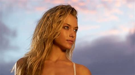 Breathtaking Photos From Hannah Fergusons Si Swimsuit Body Paint