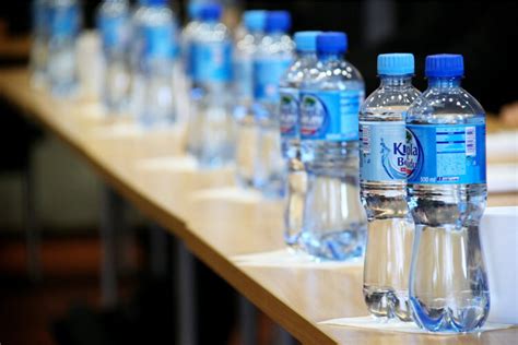 Top 10 Best And Highest Ph Alkaline Water Brands • 2022 Guide