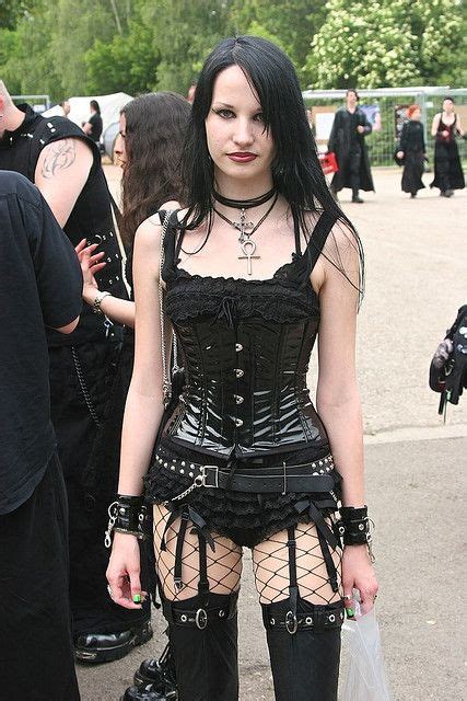 Amznto2vgftti Gothic Outfits Hot Goth Girls Gothic Fashion