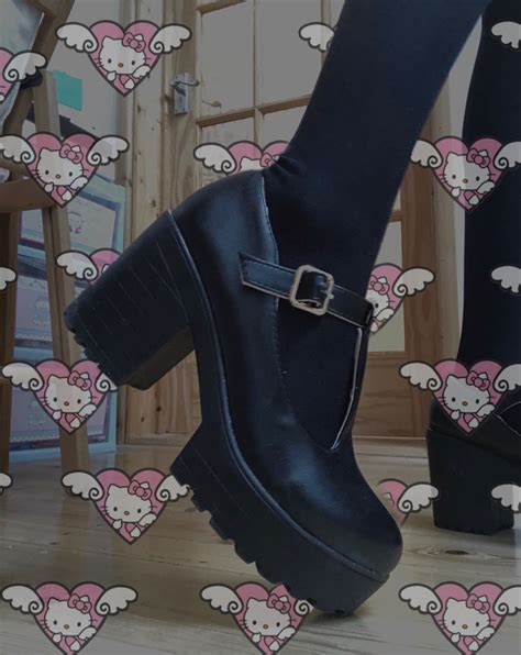 Mary Janes 💒 Cute Shoes Shoes Aesthetic Kawaii Fashion Outfits