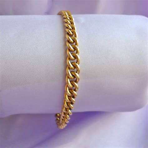 9ct Graduated Curb Link Bracelet