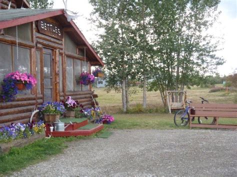 Bettles Lodge, Alaska Tour; Arctic Circle, Fairbanks Alaska Trip