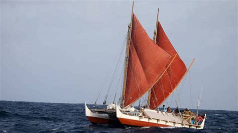 Traditional Voyaging Canoes H K Le A Hikianalia Sail For New Training