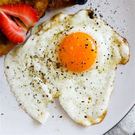 How To Make Perfect Fried Eggs Types The Heirloom Pantry