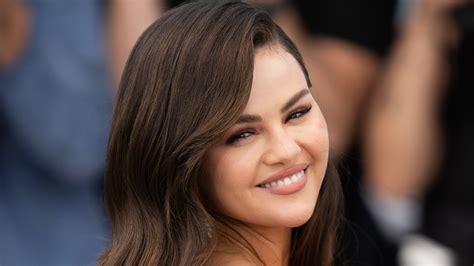 Selena Gomez's Eyeliner Is So Sharp It Might Cut Me — See the Photos ...