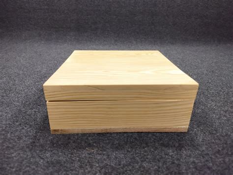 Pine Wood Polished C W Wooden Gifting Box For Packaging At Rs