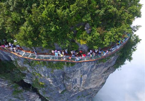 天门山玻璃栈道 张家界中国旅行社