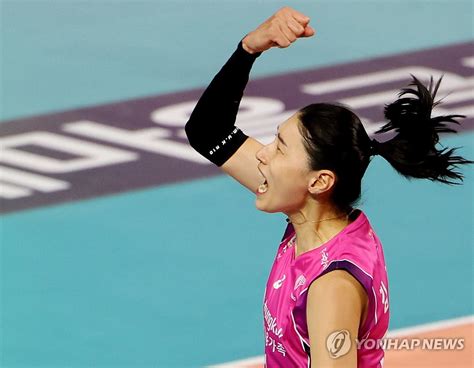 김연경 30득점여자배구 흥국생명 4연승으로 승점 20 선착 문화일보 Munhwa