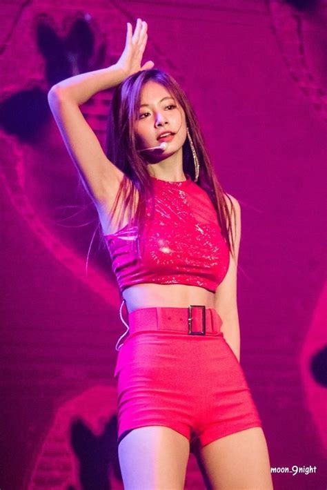 Twice Tzuyu Hot En