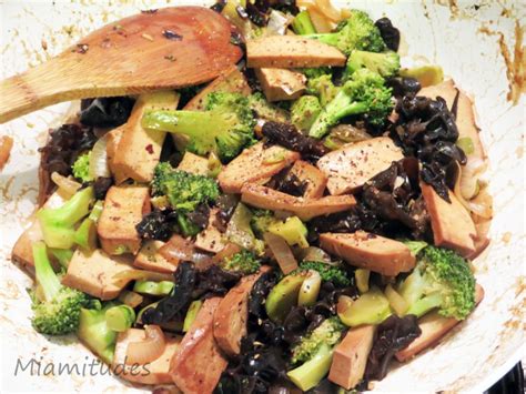 Tofu Aux Cinq Pices Saut Au Brocoli Et Champignons Miamitudes