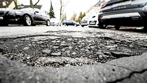 Schlaglöcher auf Essens Straßen Warum werden es immer mehr