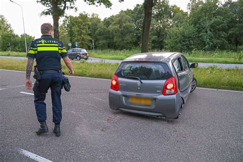 Veel Schade Na Eenzijdig Ongeval Op Kruising In Huizen