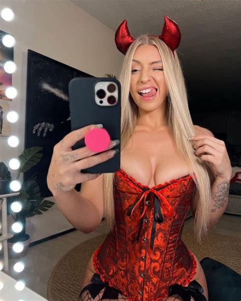 Therealbrittfit Orange Dildo Riding Onlyfans Video Gotanynudes