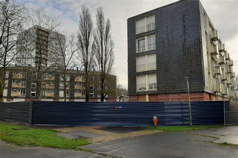 Lisieux la rénovation de Hauteville démarre avec la démolition d