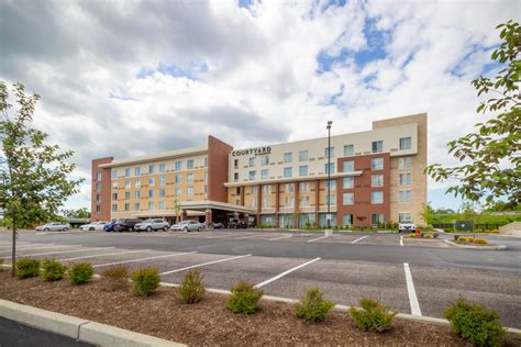 Courtyard by Marriott-Richmond Heights | TR,i Architects St. Louis