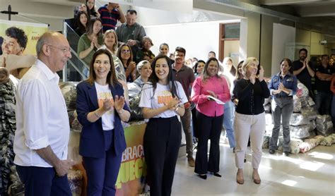 Servidores Da Infraestrutura Arrecadam Mil Pe As De Roupas Na