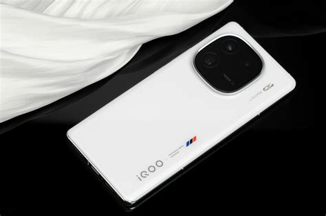 vivo iQOO 12 Pro Review : Why shouldn’t you buy it?