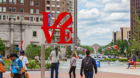 LOVE Park, LOVE Park Visitor Center & The Portal | Visit Philadelphia