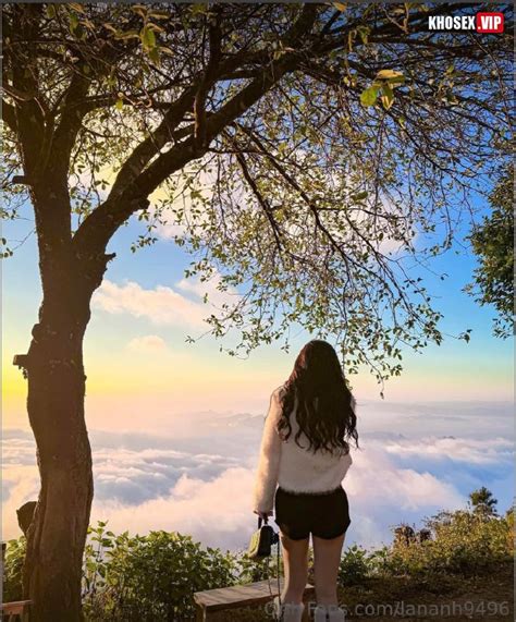 Clip sex vkcklananh9496 doggy trong thang máy