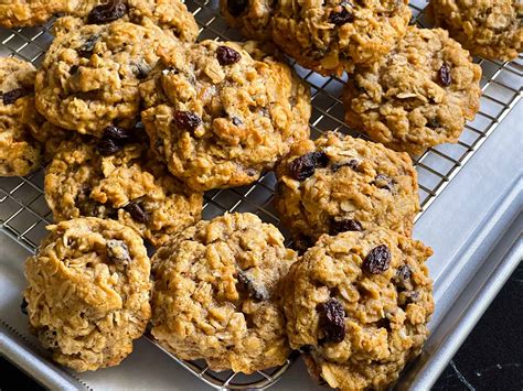 Old Fashioned Oatmeal Raisin Cookies Thick And Chewy Dont Sweat