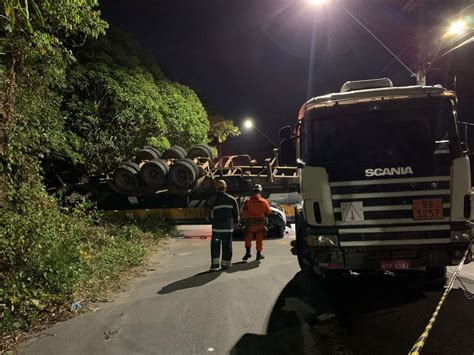 Passageira Estava Em Carro De App Esmagado Por Carreta Em Manaus