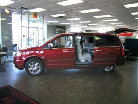 Community Chrysler Dodge Jeep RAM of Bloomington car dealership in Bloomington, IN 47401 ...