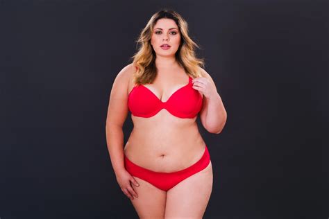 Fotos 13 opções sensuais e estilosas de lingerie plus size para