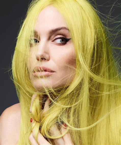 Angelina Jolie [4037 x 4824] | Scrolller