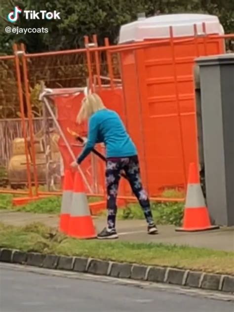 Melbourne Woman Rages Over Roadwork Sign Outside Home Au