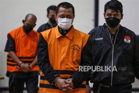 Dua Tersangka Kasus Korupsi Bansos Ditahan Kpk Republika Online