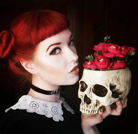 Red Hair Witch Skull Gothic Make Up Pale Skin Red Hair Inspo Red Hair Witch Gothic Makeup