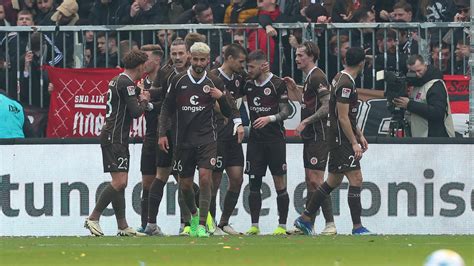 2 Bundesliga News St Pauli Macht Riesenschritt In Richtung Aufstieg