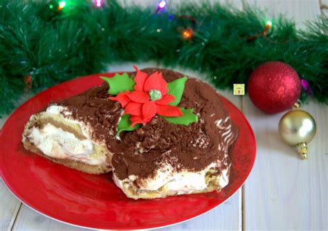 Tronchetto di Natale tiramisù golosissimo e irresistibile