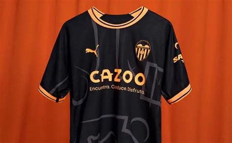 Valencia CF nueva equipación visitante El Valencia presenta su