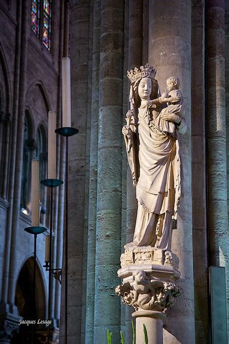 La Vierge Du Pilier De Notre Dame De Paris Paris Nu