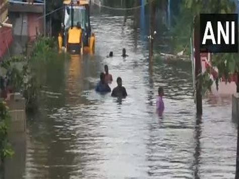 Cyclone Michaung 8 People Died Subways Roads Closed In Tamil Nadu