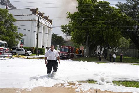 Se Incendia Complejo De Apartamentos En Miami Primera Hora