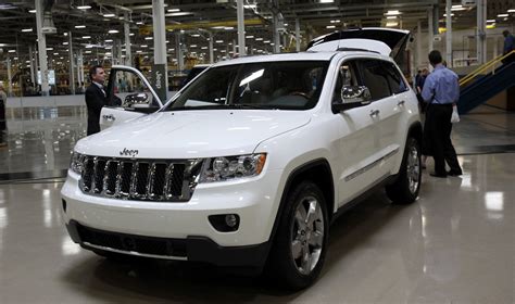 Jeep Releases Official Version Of EV Hybrid Grand Cherokee, Available ...