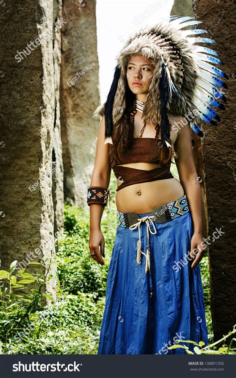 Native American Indians Traditional Dress Stands Stock Photo 138891350 ...