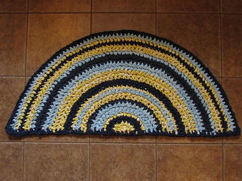 Ravelry: Half Moon Rag Rug pattern by Judie Washburne