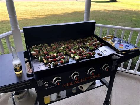 How To Clean A Flat Top Grill 3 Easy Methods Smokey Grill BBQ