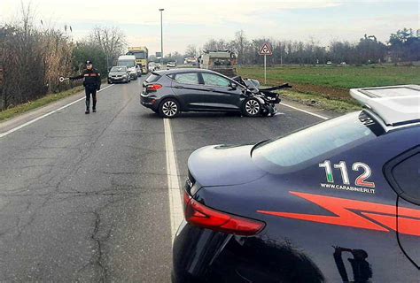 Incidente A Novi Scontro Frontale Tra Due Auto