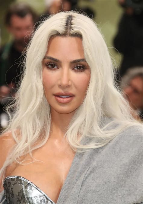 Met Gala 2024 Kim Kardashian Ou Comment Porter Un Pull Sur Le Tapis Rouge Est Ce Nécessaire