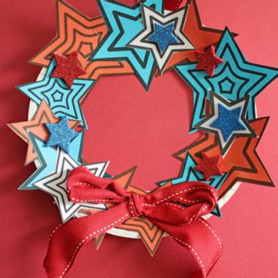 Paper Plate Patriotic Star Wreath Craft