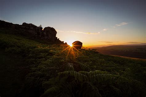 Capturing the Magic of Nature: The Art of Golden Hour Landscape ...