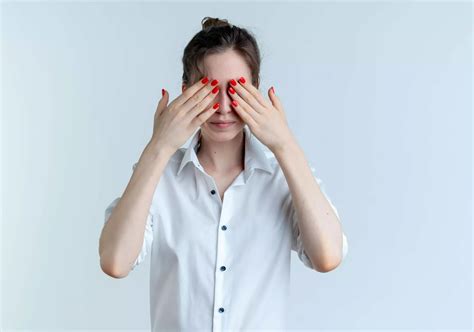 What Are Corneal Infections Under Lenses