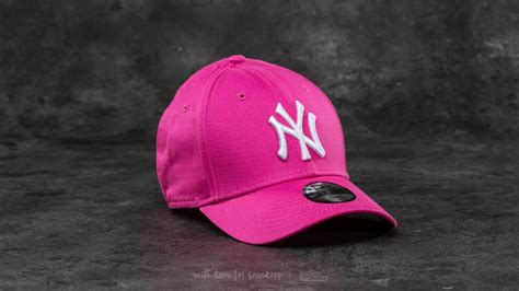 Pink Yankees Wallpaper