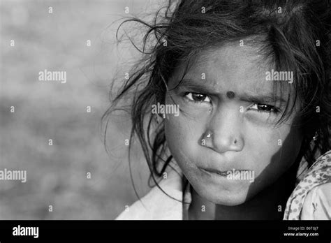 Portrait Noir Et Blanc Enfant Indou Banque De Photographies Et Dimages