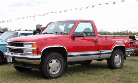 P503 KBU 1996 Chevrolet C K 1500 Sportside 4x4 Pick Up Nivek Old