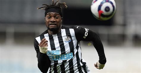 Saint-Maximin sends care packages to NHS staff - Newcastle's real heroes